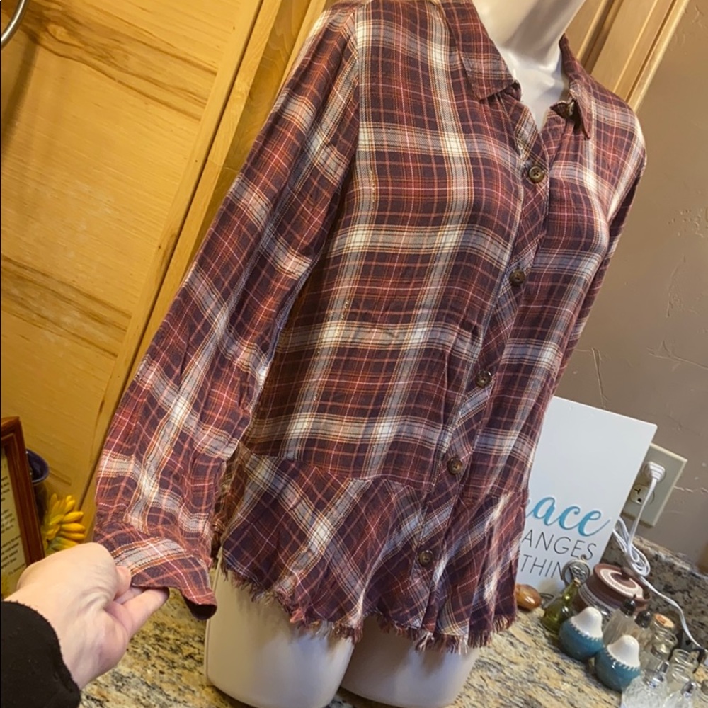 Democracy maroon plaid button up small Guc fit medium - Picture 5 of 16